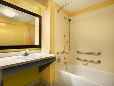 Days Inn & Suites By Wyndham Desoto Εξωτερικό φωτογραφία