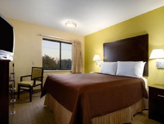 Days Inn & Suites By Wyndham Desoto Δωμάτιο φωτογραφία